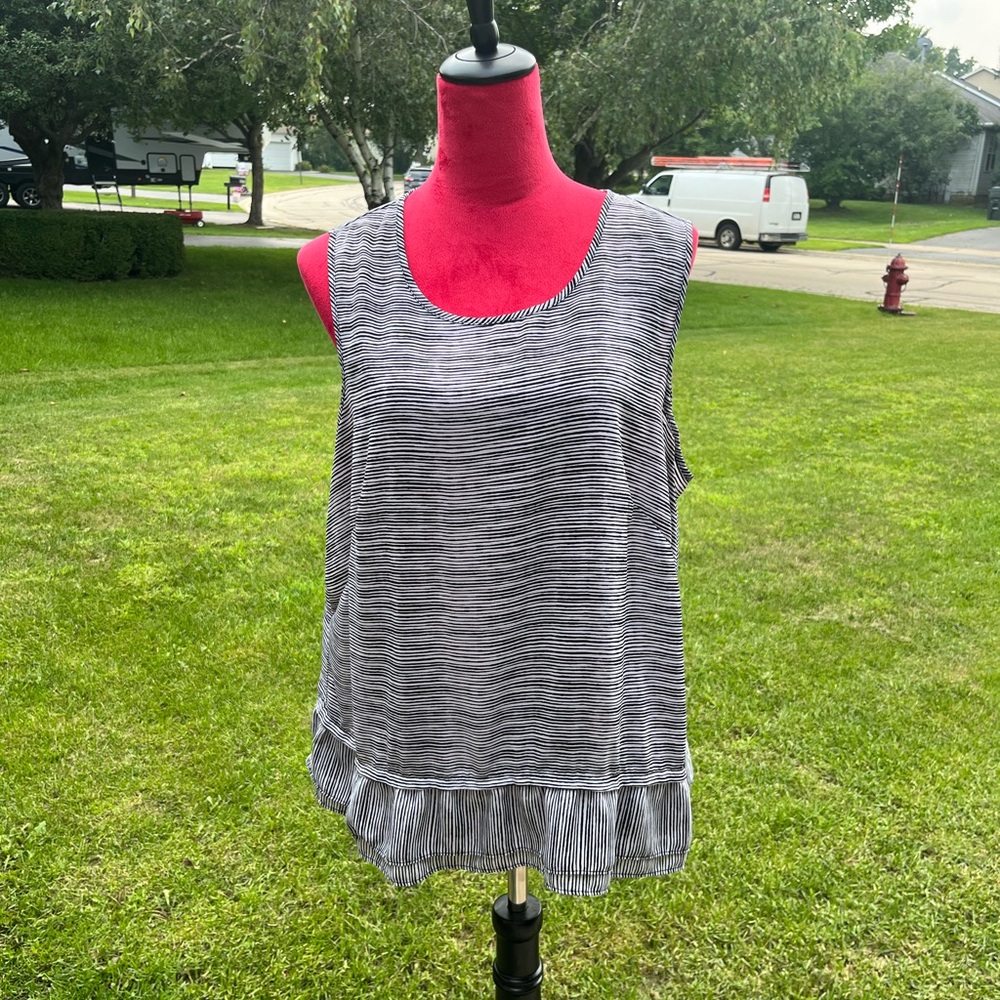 Elle Ruffle Hem Chiffon Top black & white stripes